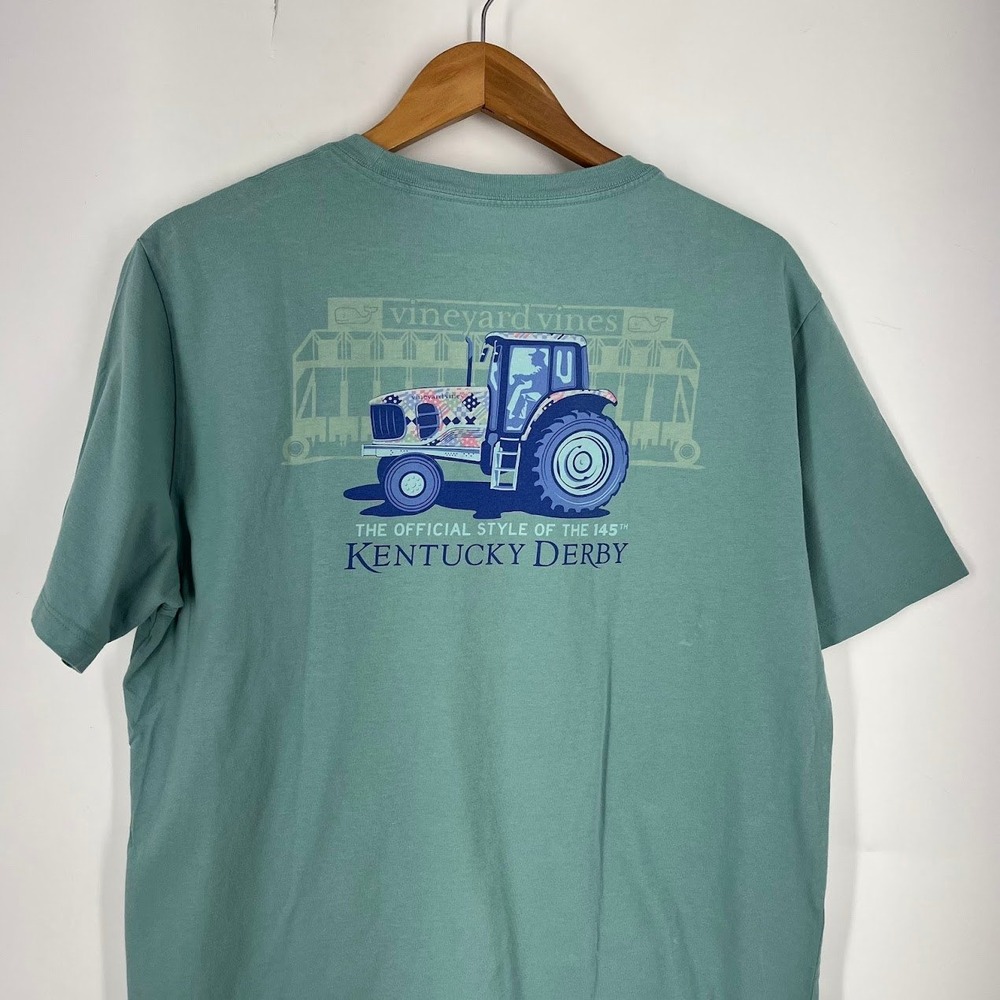 Vineyard Vines Mens 145th Kentucky Derby Tractor Graphic Pocket T-Shirt Green M - Picture 4 of 14